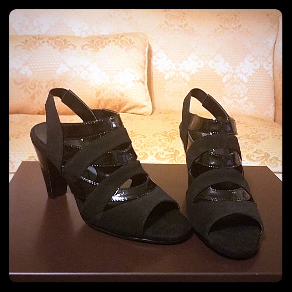 Black kaleidoscope by Aerosoles sandals
